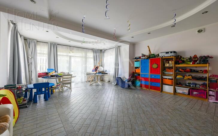 2-этажный коттедж 2 500 м² с отделкой