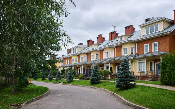 3-этажный таунхаус 270 м² с отделкой