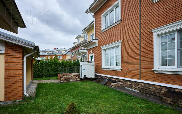 3-этажный таунхаус 270 м² с отделкой