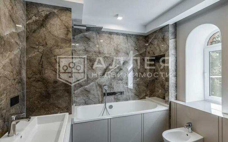 2-этажный коттедж 370 м² с отделкой