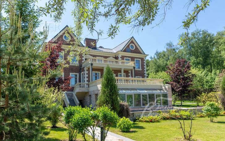 2-этажный коттедж 1 580 м² без отделки