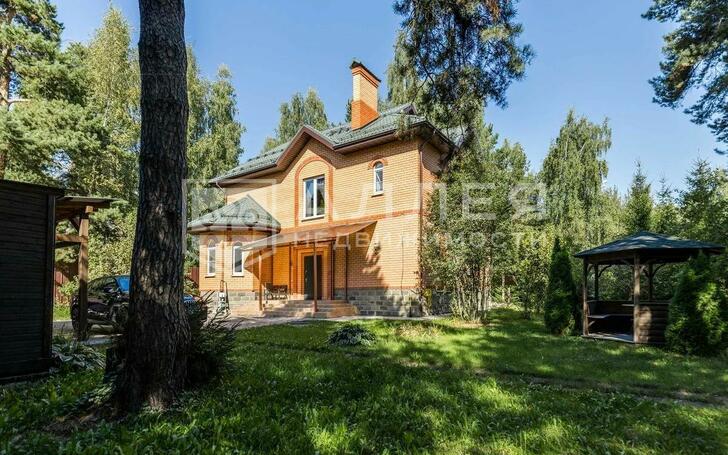 2-этажный коттедж 370 м² с отделкой