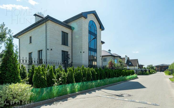 2-этажный коттедж 650 м² без отделки