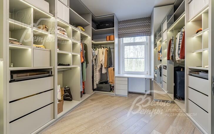 3-этажный коттедж 535 м² с отделкой
