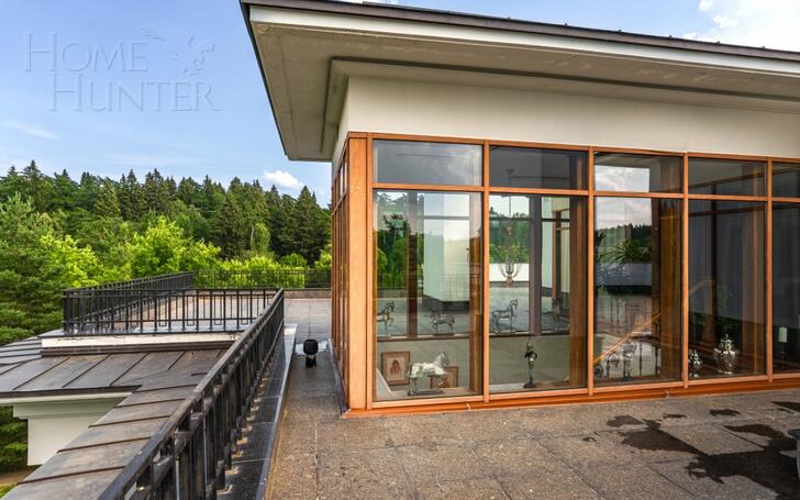 3-этажный коттедж 1 315 м² с отделкой