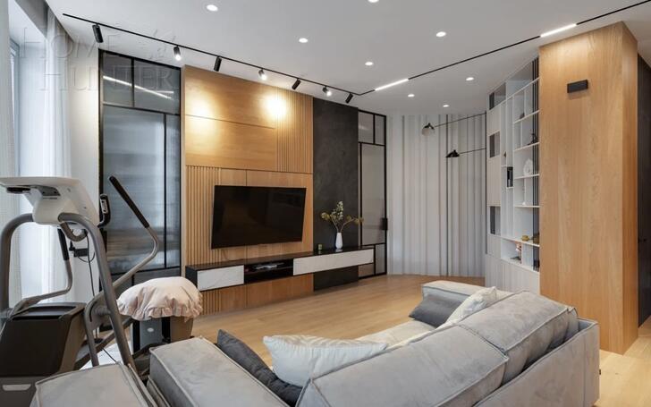 4-КОМН. КВАРТИРА С ОТДЕЛКОЙ 135 М² НА 3 ЭТАЖЕ