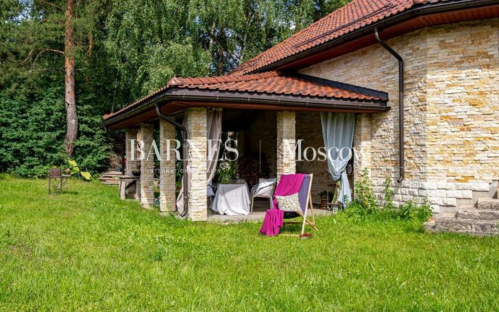 2-этажный коттедж 635.2 м² без отделки