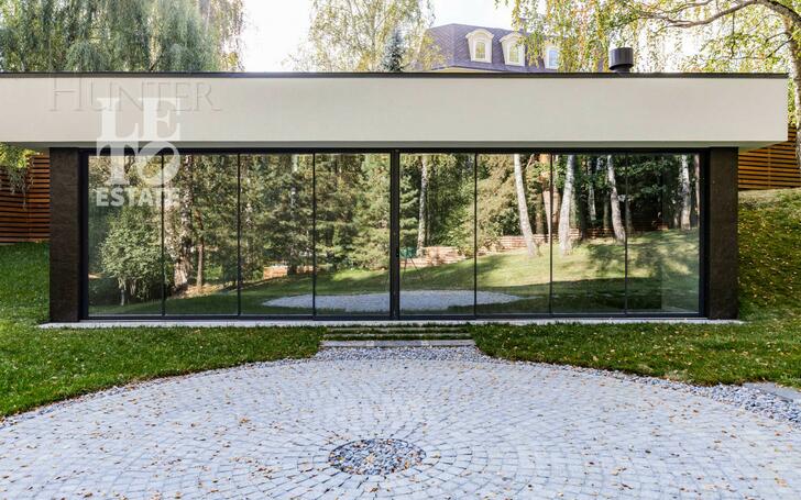 2-этажный коттедж 650 м² с отделкой