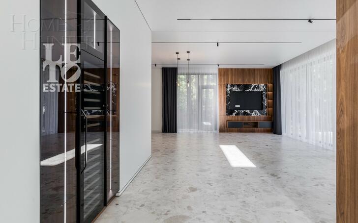 2-этажный коттедж 650 м² с отделкой
