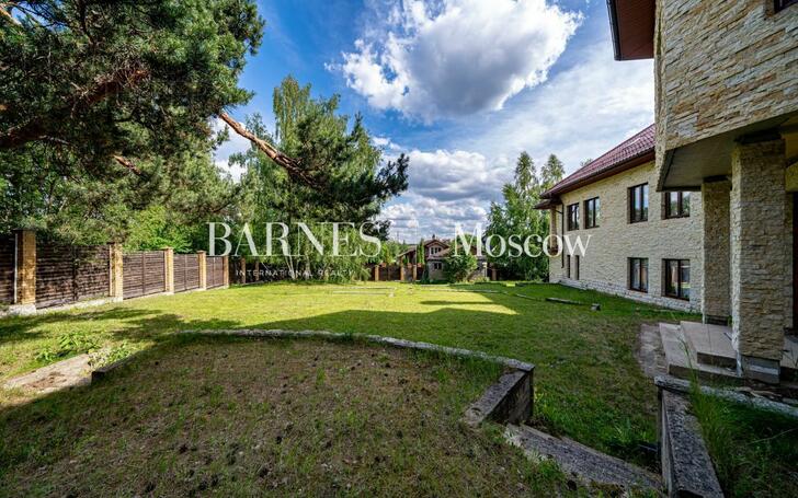 2-этажный коттедж 635.2 м² без отделки