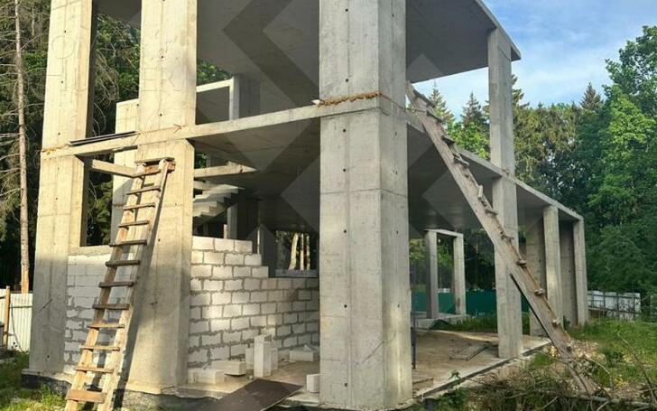 2-этажный коттедж 500 м² без отделки