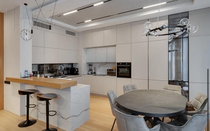4-КОМН. КВАРТИРА С ОТДЕЛКОЙ 135 М² НА 3 ЭТАЖЕ