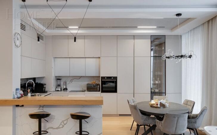 4-КОМН. КВАРТИРА С ОТДЕЛКОЙ 135 М² НА 3 ЭТАЖЕ