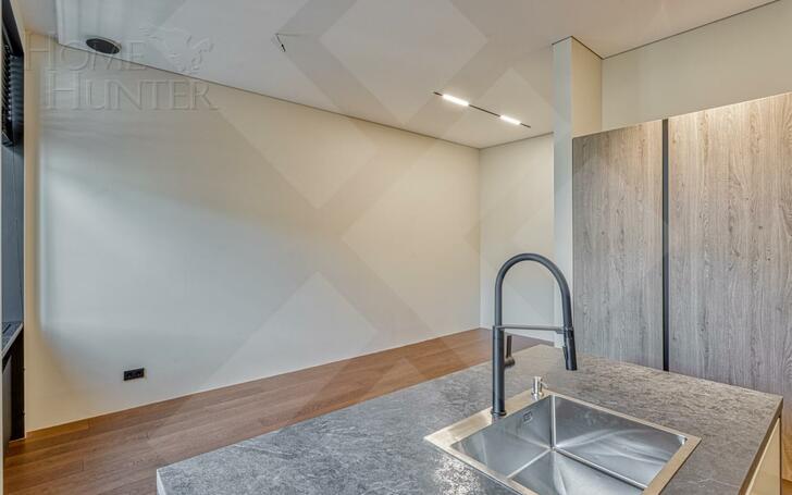 4-КОМН. КВАРТИРА С ОТДЕЛКОЙ 250.25 М² НА 4 ЭТАЖЕ