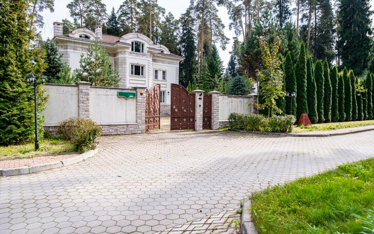 2-этажный коттедж 696 м² с отделкой