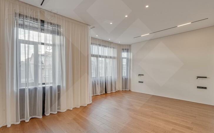 4-КОМН. КВАРТИРА С ОТДЕЛКОЙ 250.25 М² НА 4 ЭТАЖЕ