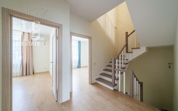 2-этажный таунхаус 286.7 м² с отделкой
