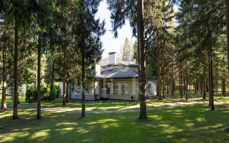 2-этажный коттедж 600 м² с отделкой