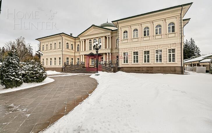 3-этажный коттедж 3 000 м² с отделкой