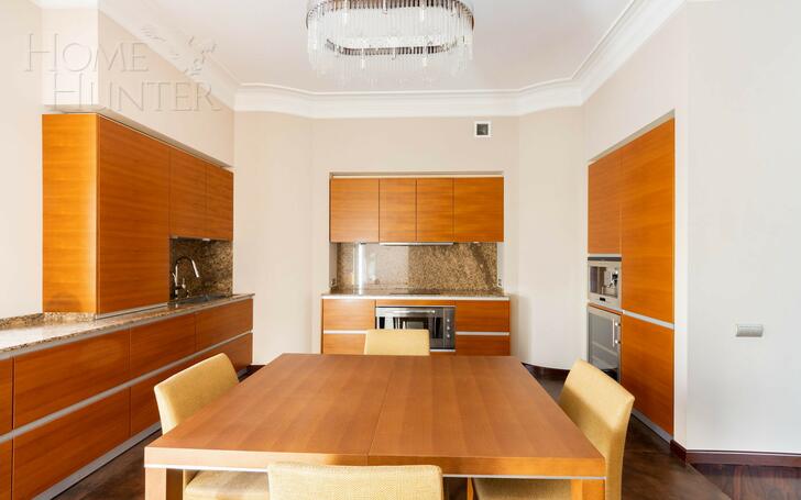 5-КОМН. КВАРТИРА С ОТДЕЛКОЙ 187.8 М² НА 4 ЭТАЖЕ