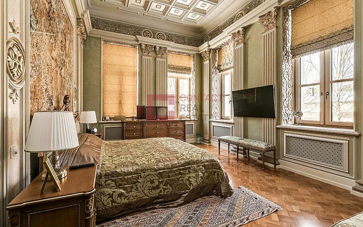 3-этажный коттедж 3 000 м² с отделкой