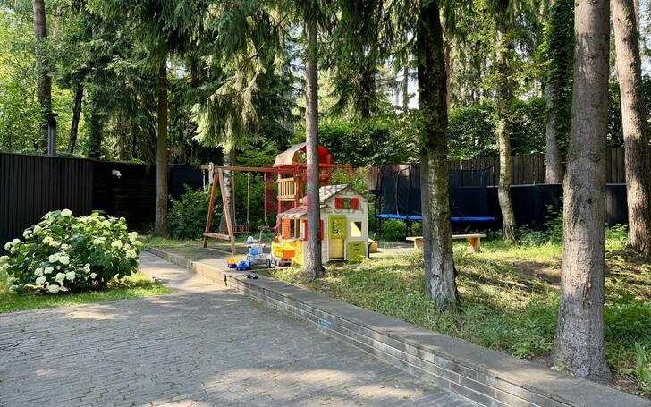 2-этажный коттедж 1 400 м² с отделкой