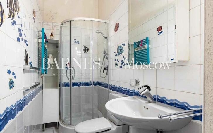 5-КОМН. КВАРТИРА С ОТДЕЛКОЙ 220 М² НА 4 ЭТАЖЕ