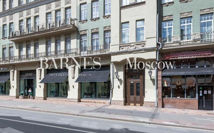 5-КОМН. КВАРТИРА С ОТДЕЛКОЙ 220 М² НА 4 ЭТАЖЕ