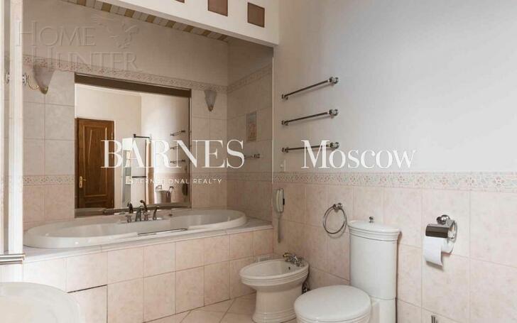 5-КОМН. КВАРТИРА С ОТДЕЛКОЙ 220 М² НА 4 ЭТАЖЕ