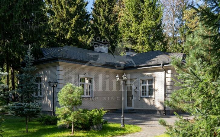 2-этажный коттедж 600 м² с отделкой