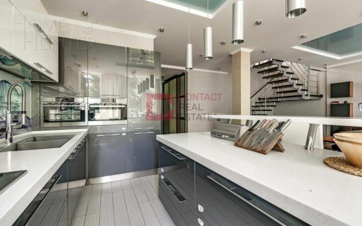 3-этажный таунхаус 350 м² с отделкой