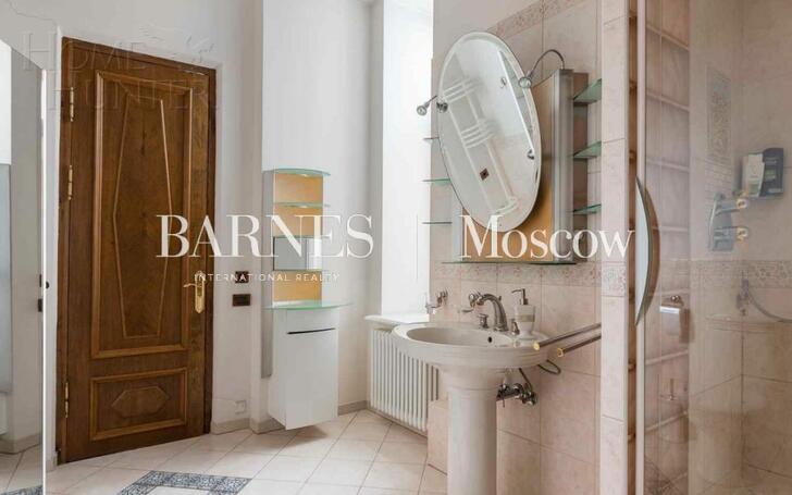 5-КОМН. КВАРТИРА С ОТДЕЛКОЙ 220 М² НА 4 ЭТАЖЕ