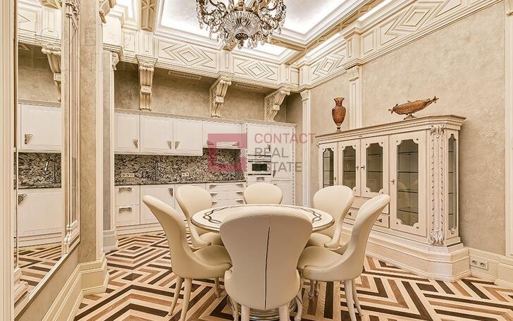 3-этажный коттедж 3 000 м² с отделкой