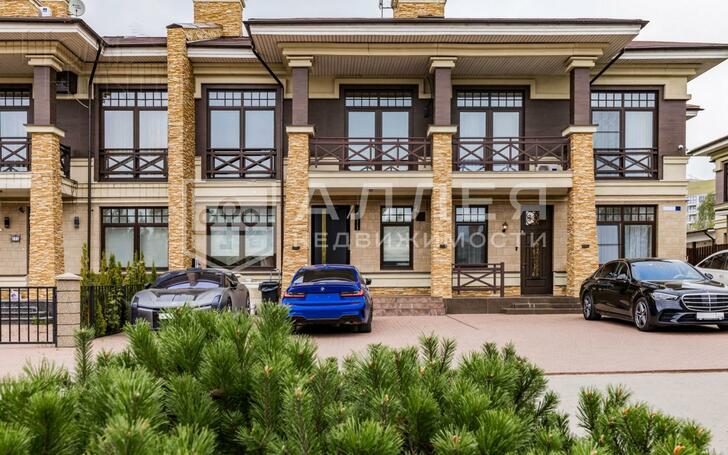 2-этажный таунхаус 289 м² с отделкой