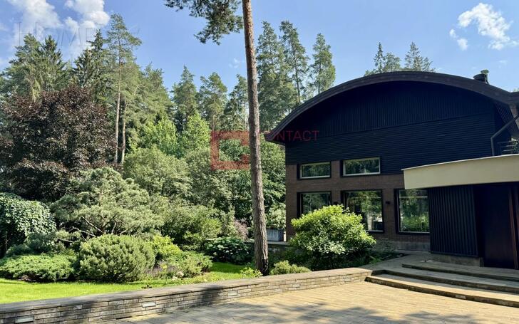 2-этажный коттедж 1 400 м² с отделкой