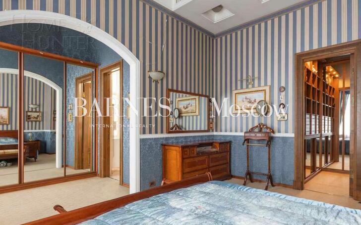 5-КОМН. КВАРТИРА С ОТДЕЛКОЙ 220 М² НА 4 ЭТАЖЕ