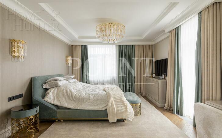 3-этажный коттедж 1 100 м² с отделкой