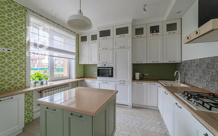 2-этажный коттедж 260 м² с отделкой