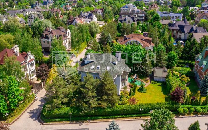 2-этажный коттедж 633 м² с отделкой