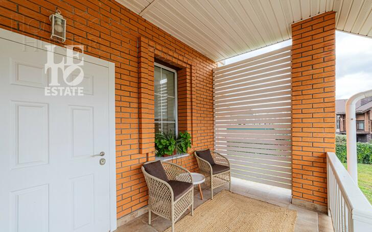 2-этажный коттедж 260 м² с отделкой