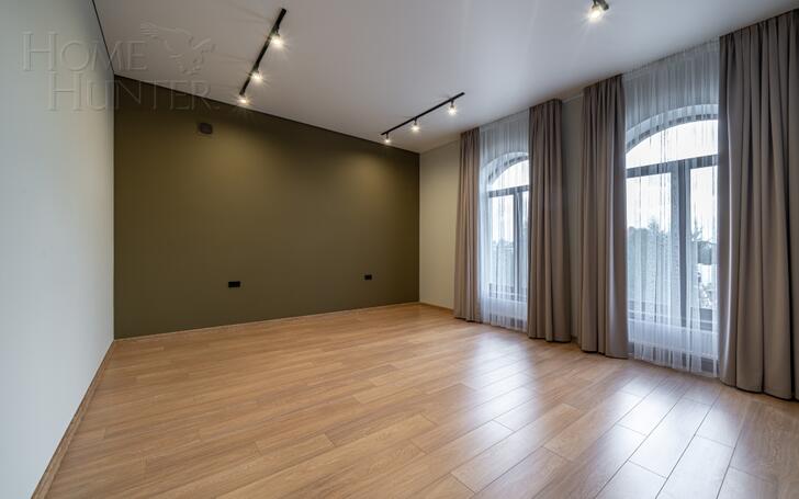 2-этажный коттедж 1 327 м² с отделкой