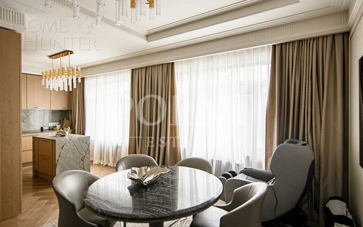 3-этажный коттедж 1 100 м² с отделкой