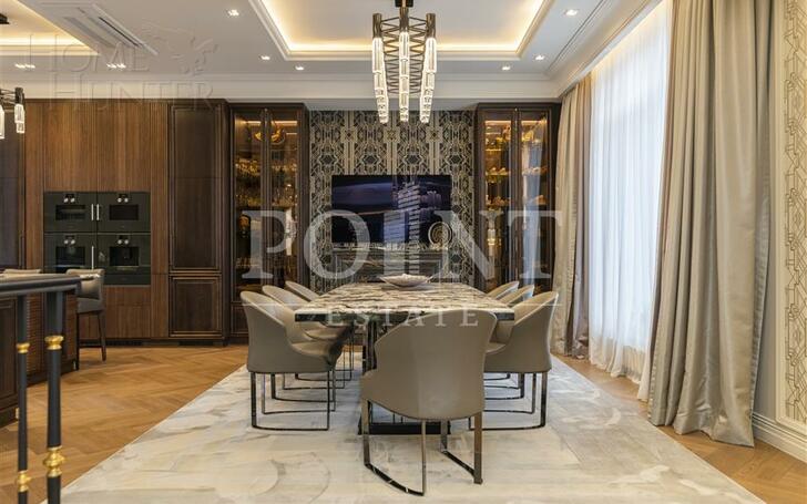 3-этажный коттедж 1 100 м² с отделкой