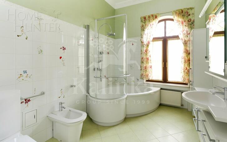 2-этажный коттедж 890 м² с отделкой