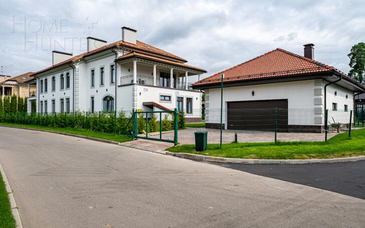 2-этажный коттедж 1 327 м² с отделкой