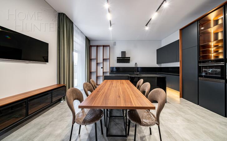 2-этажный коттедж 1 327 м² с отделкой
