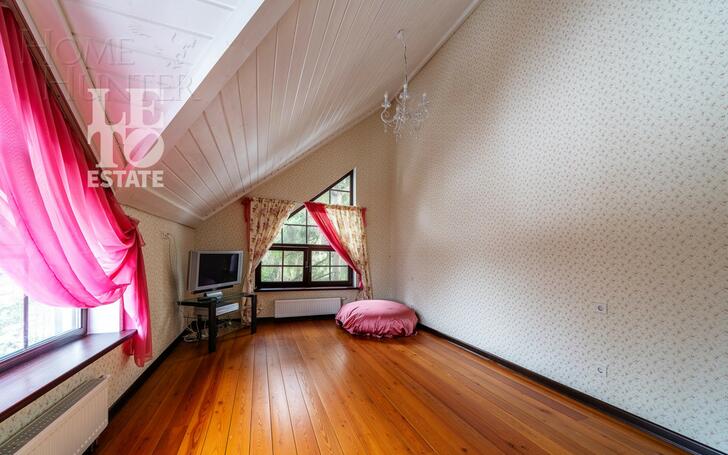 3-этажный коттедж 550 м² с отделкой