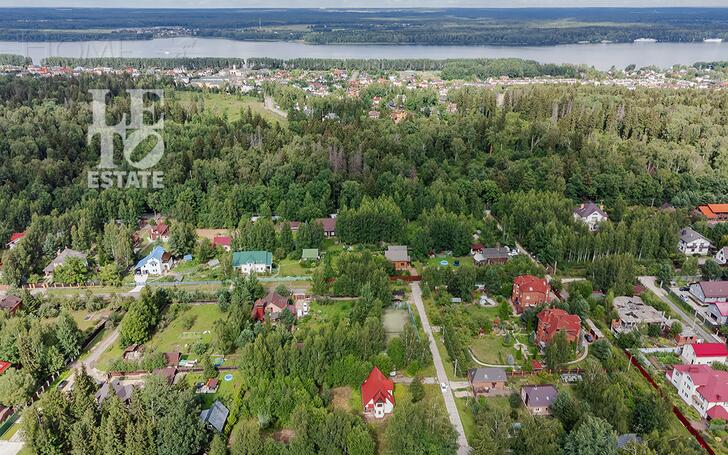 3-этажный коттедж 550 м² с отделкой