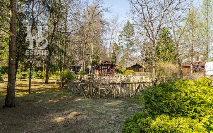 3-этажный коттедж 550 м² с отделкой