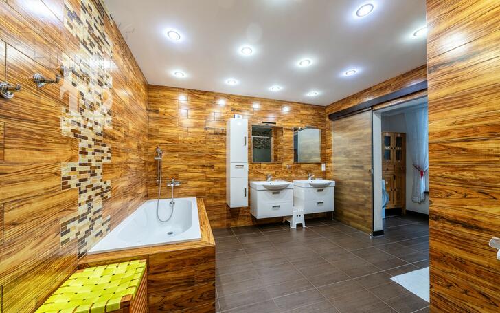 3-этажный коттедж 550 м² с отделкой